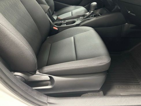 Used 2025 Toyota Corolla LE image 53