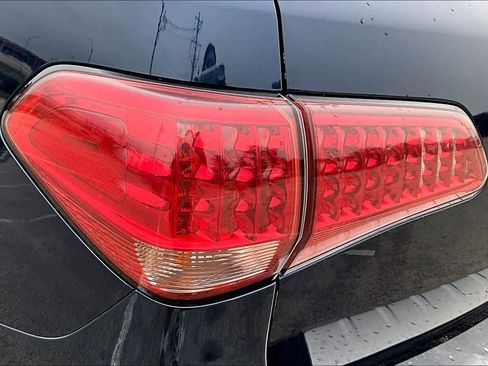 Used 2015 INFINITI QX80 2WD w/ Deluxe Technology Package image 28