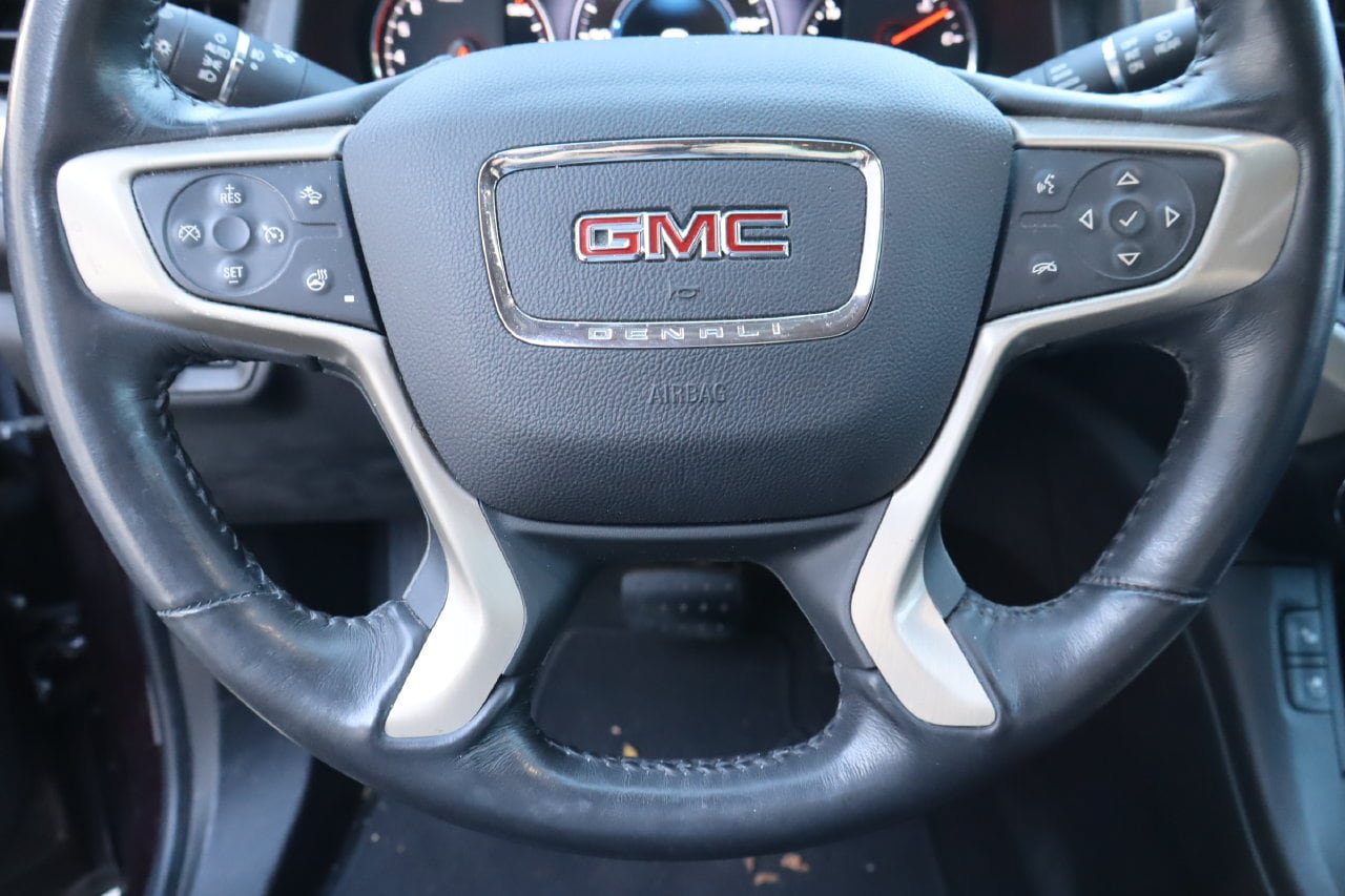 Used 2017 GMC Acadia Denali w/ Technology Package FWD image 13