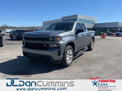 Used 2022 Chevrolet Silverado 1500 Custom w/ Safety Confidence Package image 1
