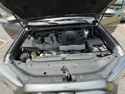 Used 2018 Toyota 4Runner SR5 RWD image 23