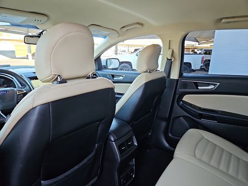Used 2017 Ford Edge SEL w/ Equipment Group 201A image 6