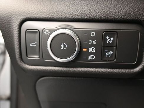 Used 2022 Ford Explorer XLT w/ Equipment Group 202A image 29