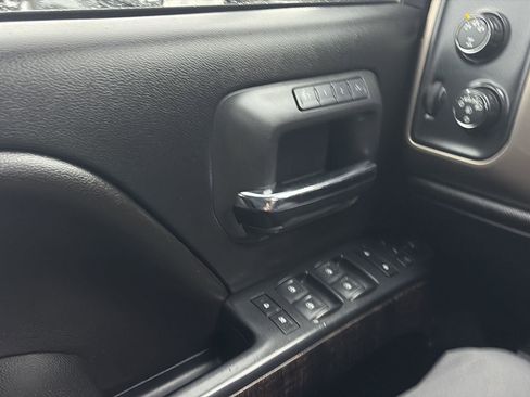 Used 2015 GMC Sierra 3500 Denali w/ Duramax Plus Package image 40