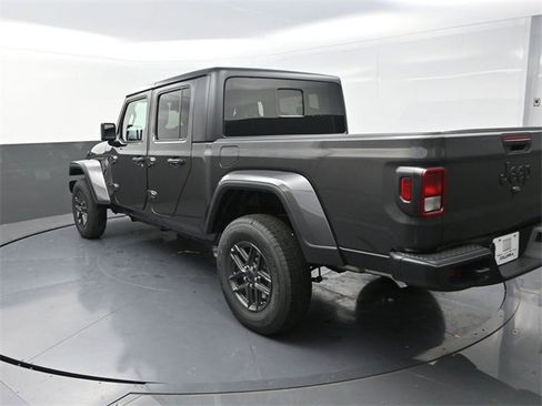 New 2025 Jeep Gladiator Sport image 5