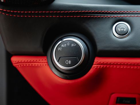 Used 2018 Ferrari 488 GTB RWD image 39