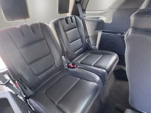 Used 2014 Ford Explorer XLT w/ Equipment Group 202A FWD image 16