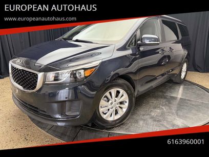 Used 2017 Kia Sedona LX w/ LX Essentials Premium Package