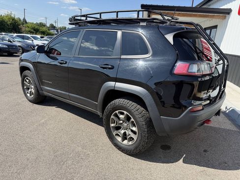 Used 2020 Jeep Cherokee Trailhawk AWD/4WD image 11