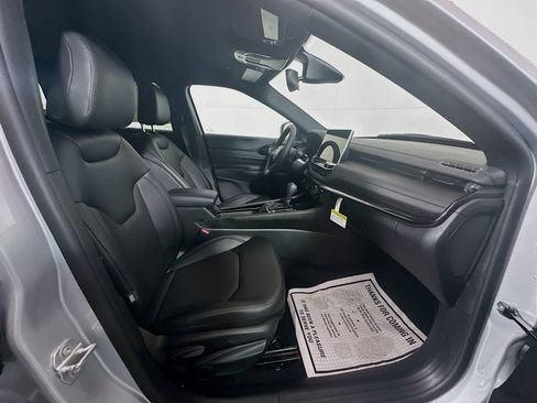 New 2026 Jeep Compass Latitude AWD/4WD image 22