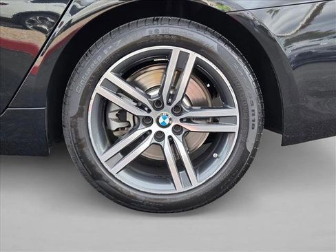 Used 2023 BMW 530i w/ Convenience Package image 25