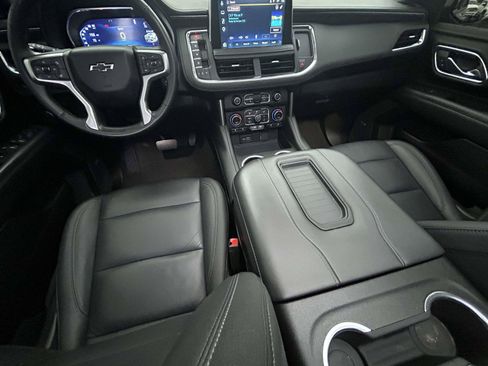 Used 2023 Chevrolet Tahoe Z71 w/ Luxury Package AWD/4WD image 17