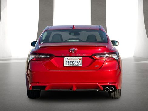 Used 2022 Toyota Camry SE w/ Convenience Package image 5