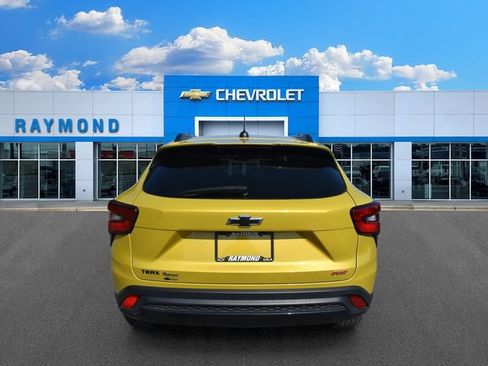Certified 2024 Chevrolet Trax RS w/ Driver Confidence Package FWD image 5