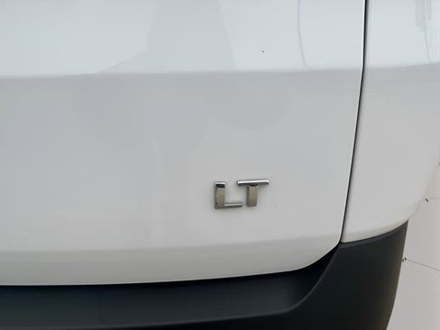 Used 2020 Chevrolet Traverse LT image 22