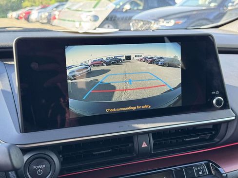 Used 2024 Toyota Prius Prime FWD image 24