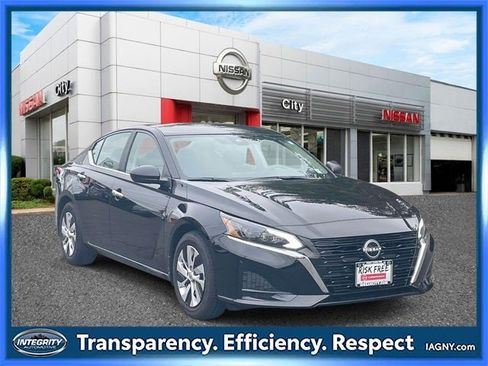 Certified 2025 Nissan Altima 2.5 S image 1