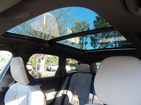 New 2026 Volvo XC60 B5 Plus w/ Protection Package Premier image 15