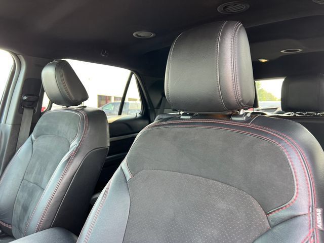 Used 2018 Ford Explorer XLT w/ Equipment Group 202A AWD/4WD image 13