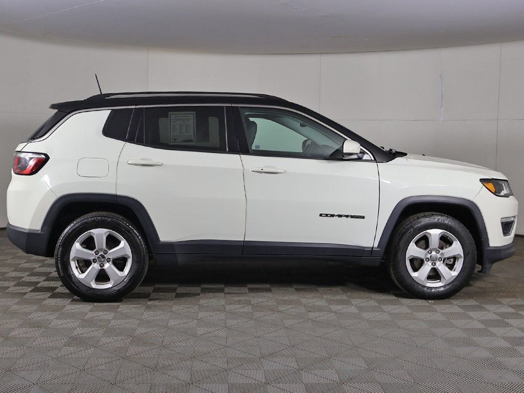 Used 2020 Jeep Compass Limited w/ Premium Lighting Group AWD/4WD image 16
