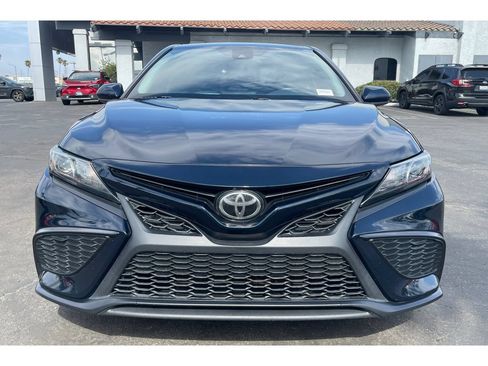 Used 2021 Toyota Camry SE FWD image 9