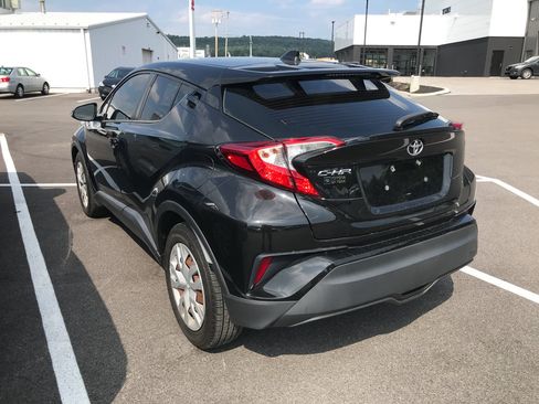Used 2020 Toyota C-HR LE FWD image 3