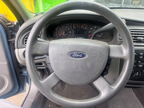 Used 2006 Ford Taurus SE FWD image 16