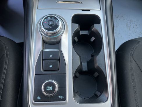 Used 2023 Ford Explorer XLT AWD/4WD image 19