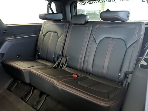 Used 2022 Ford Expedition Max Limited image 19