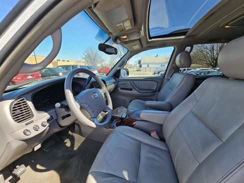 Used 2005 Toyota Sequoia Limited AWD/4WD image 17