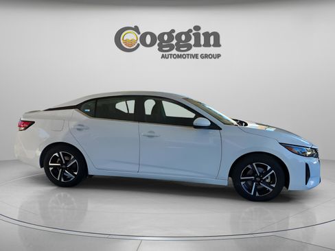 Used 2024 Nissan Sentra SV image 6