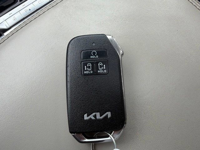 Used 2022 Kia Carnival SX Prestige FWD image 41