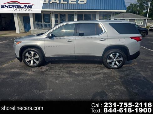 Used 2018 Chevrolet Traverse LT w/ LPO, Floor Liner Package AWD/4WD image 1