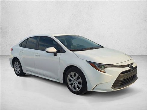 Certified 2023 Toyota Corolla LE FWD image 3