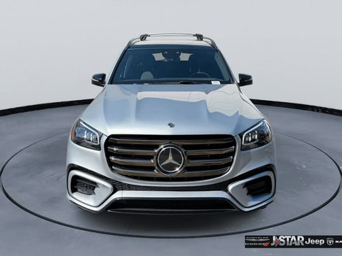 Used 2025 Mercedes-Benz GLS 450 4MATIC w/ AMG Line Exterior image 2