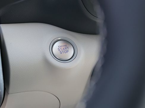 Used 2026 Hyundai Venue SEL FWD image 16