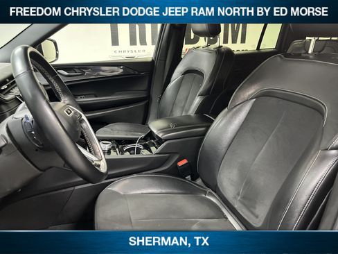 Used 2022 Jeep Grand Cherokee L Laredo AWD/4WD image 7