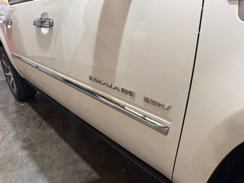 Used 2010 Cadillac Escalade ESV Premium AWD/4WD image 30