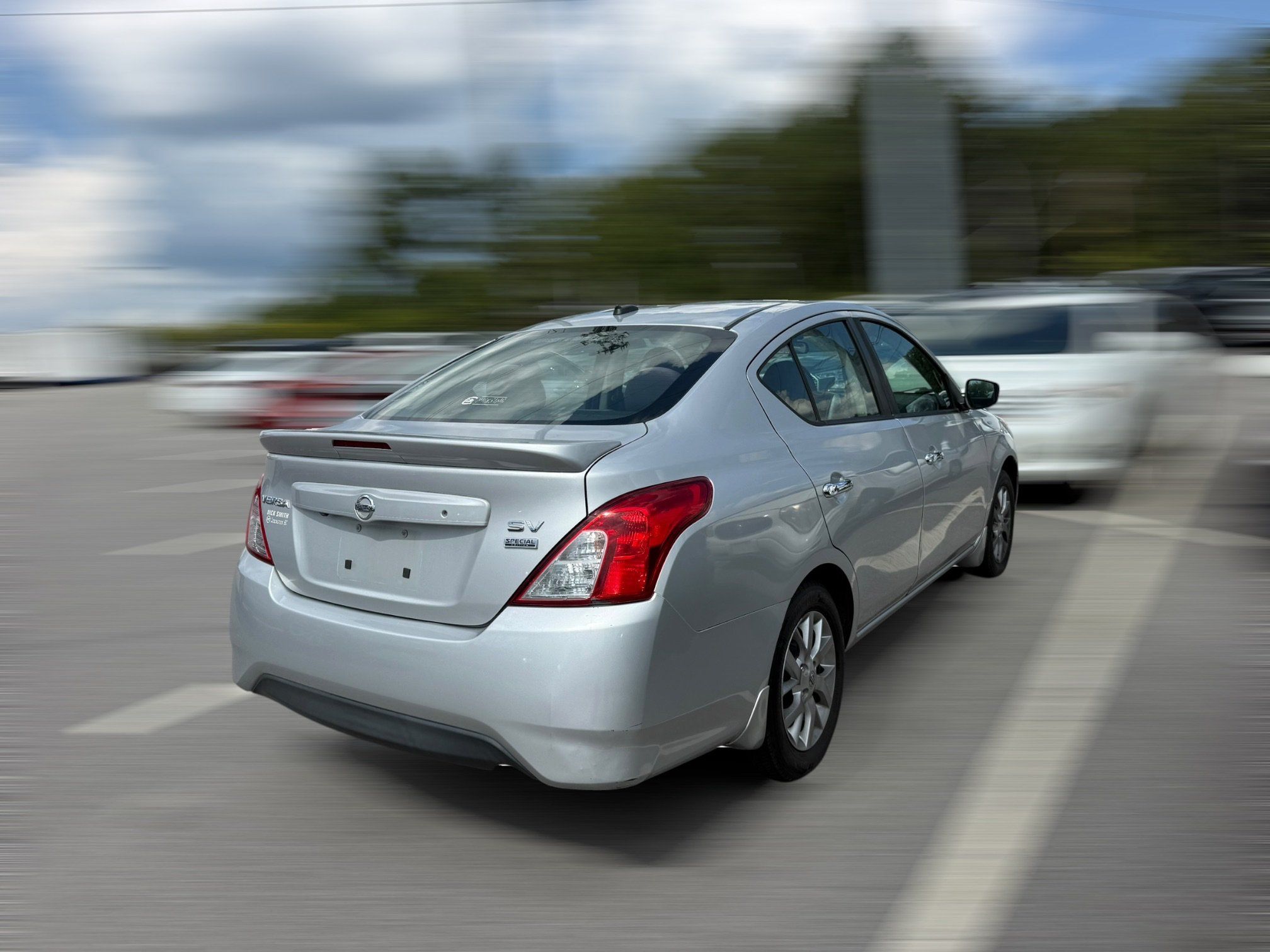 Used 2017 Nissan Versa SV w/ SV Special Edition Package FWD image 5