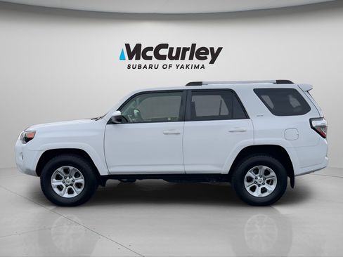 Used 2019 Toyota 4Runner SR5 AWD/4WD image 2