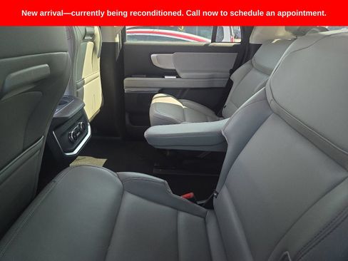 Used 2025 Ford Expedition Active AWD/4WD image 7