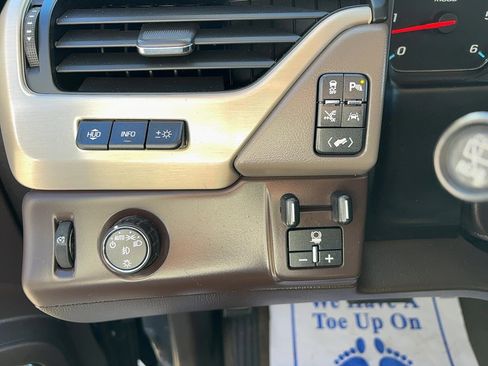 Used 2017 GMC Yukon XL Denali w/ Open Road Package image 32