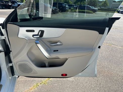 Used 2022 Mercedes-Benz CLA 250 image 16