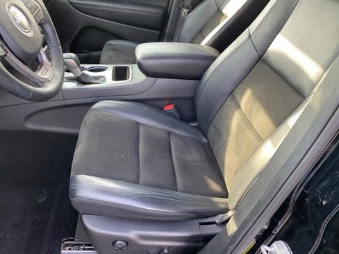 Used 2019 Jeep Grand Cherokee Altitude image 17