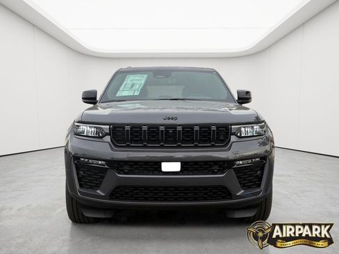 New 2026 Jeep Grand Cherokee Limited image 9