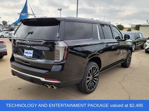 Used 2025 Chevrolet Suburban High Country AWD/4WD image 4