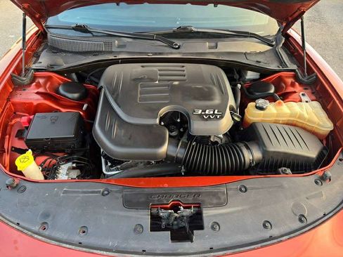 Used 2021 Dodge Charger SXT w/ Blacktop Package image 10