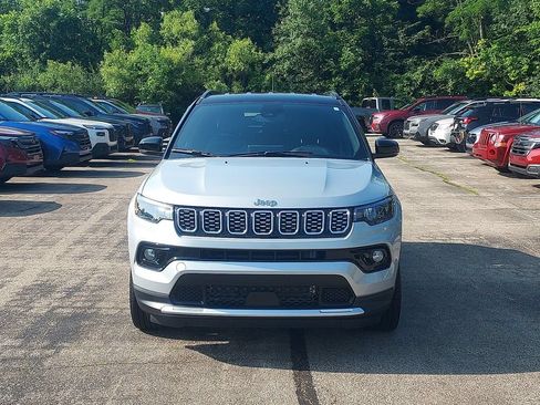 Used 2026 Jeep Compass Limited AWD/4WD image 2