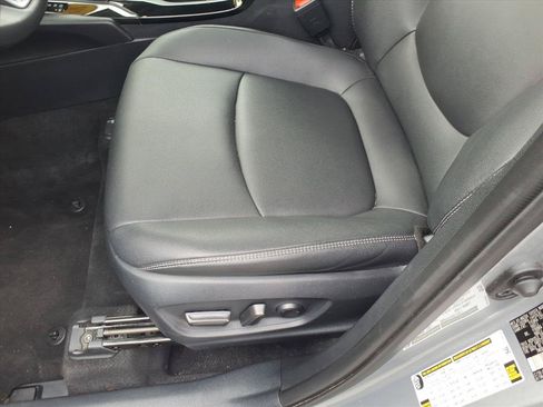 Used 2025 Toyota Corolla Cross XLE w/ Convenience Package AWD/4WD image 24