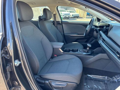 Used 2025 Kia K4 LXS image 35